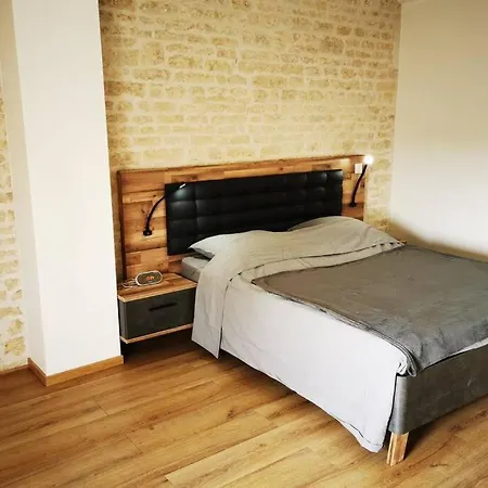 Entier A Apartmán La Creche