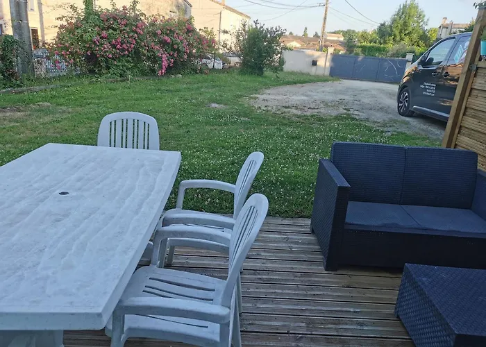 Entier A Διαμέρισμα La Creche